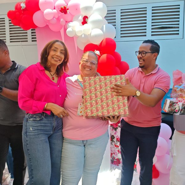 Hospital El Almirante celebra a las madres con emotivo homenaje en su día