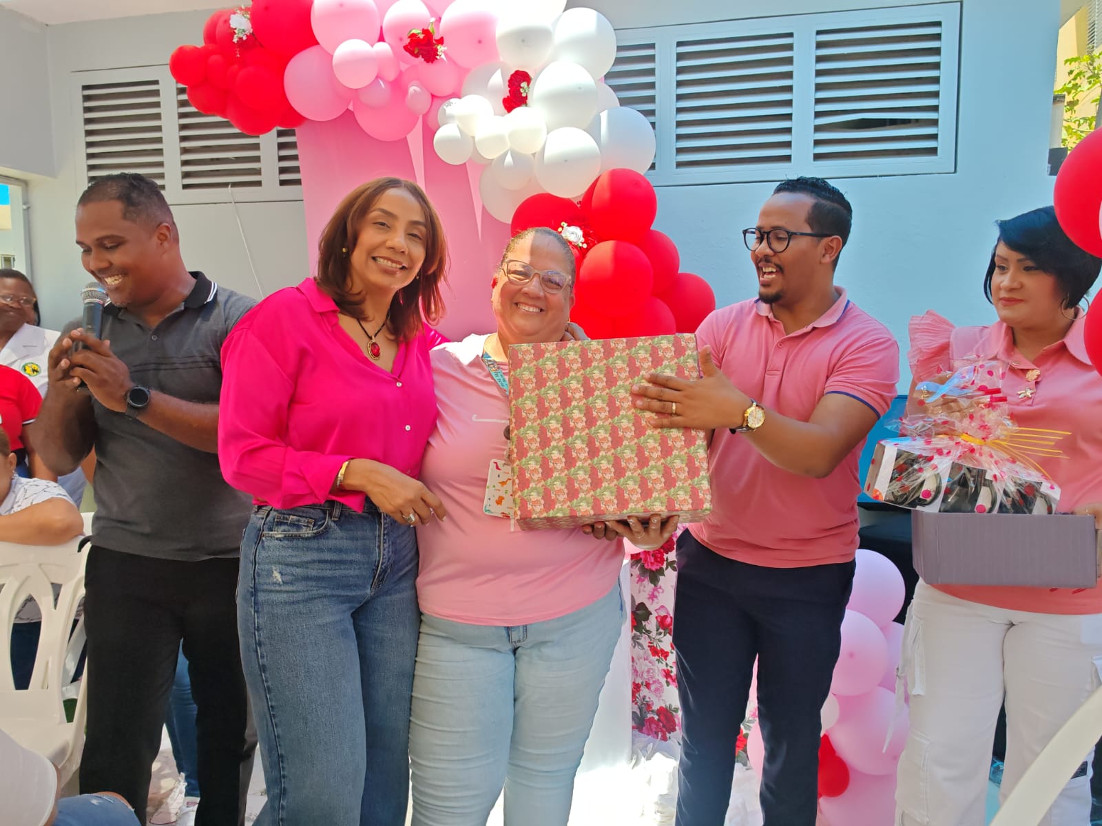 Hospital El Almirante celebra a las madres con emotivo homenaje en su día